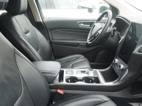Used 2022 Ford Edge Titanium w/ Equipment Group 301A AWD/4WD image 8
