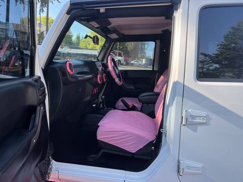 Used 2012 Jeep Wrangler Unlimited Sport AWD/4WD image 17