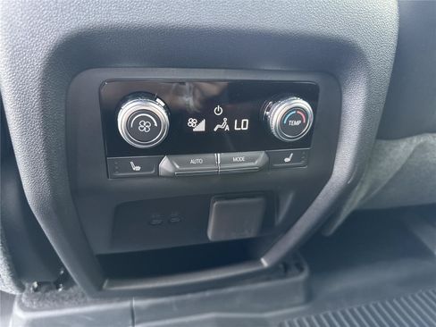 Used 2026 GMC Acadia Elevation w/ Black Edition FWD image 32