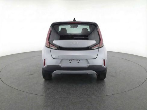 Used 2025 Kia Soul LX image 10