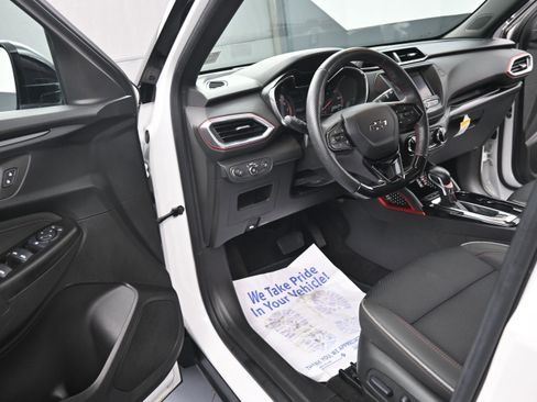Used 2023 Chevrolet TrailBlazer RS AWD/4WD image 9