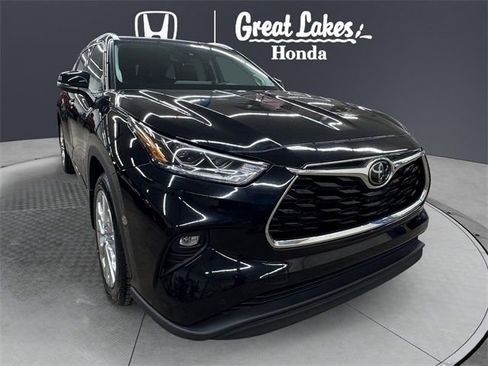 Used 2023 Toyota Highlander Limited image 1