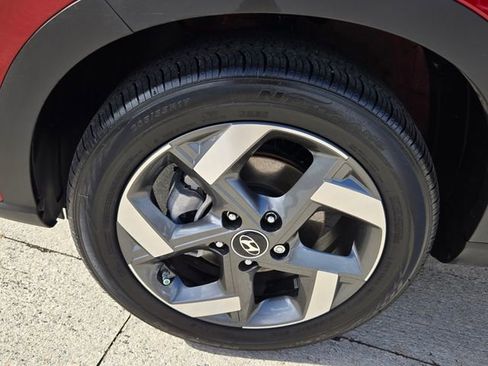 Certified 2025 Hyundai Venue Limited image 5
