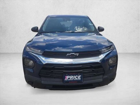 Used 2021 Chevrolet TrailBlazer LS FWD image 2