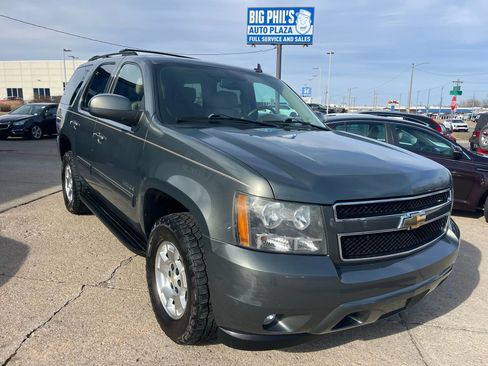 Used 2011 Chevrolet Tahoe LT w/ Luxury Package image 3