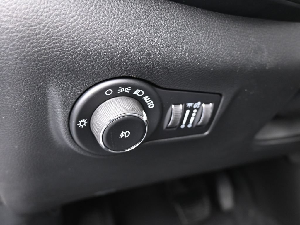 New 2026 Jeep Compass Latitude AWD/4WD image 13