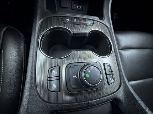 Used 2020 GMC Acadia SLT w/ Driver Alert Package II AWD/4WD image 18