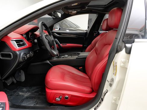 Used 2023 Maserati Ghibli GT RWD image 4