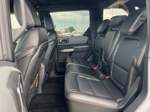 Used 2023 Ford Bronco Badlands w/ Sasquatch Package AWD/4WD image 36