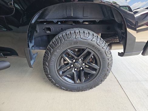 Certified 2021 Chevrolet Silverado 1500 Custom Trail Boss w/ Midnight Edition AWD/4WD image 36