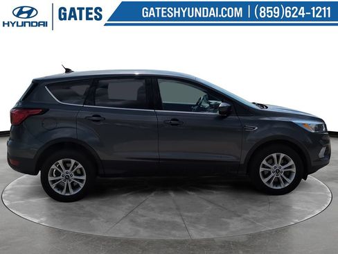 Used 2019 Ford Escape SE AWD/4WD image 3