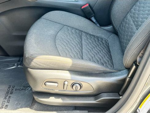 Used 2021 Chevrolet Equinox LT FWD image 18