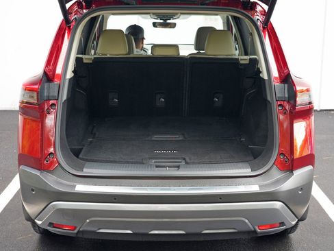 Used 2023 Nissan Rogue SL w/ SL Premium Package FWD image 9