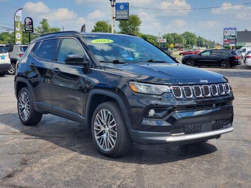Used 2023 Jeep Compass Limited w/ Elite Group AWD/4WD image 2