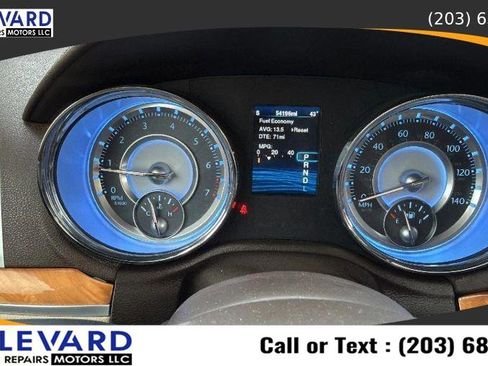 Used 2014 Chrysler 300 C image 23