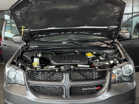 Used 2018 Dodge Grand Caravan GT image 32
