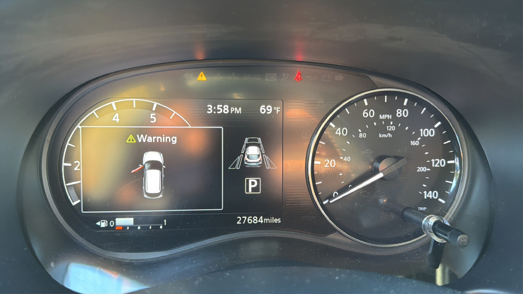Used 2023 Nissan Kicks SR w/ SR Premium Package FWD image 21