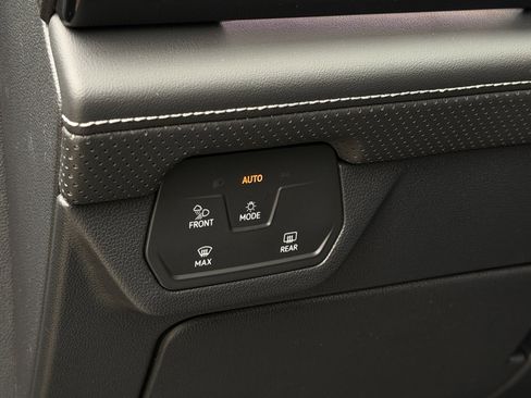 New 2026 Volkswagen Atlas Cross Sport SEL image 21