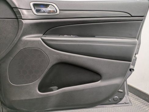 Used 2021 Jeep Grand Cherokee Laredo image 27