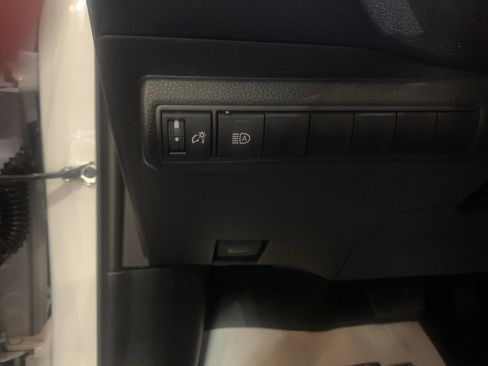 Used 2026 Toyota Corolla LE FWD image 31
