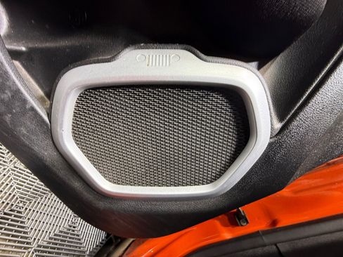 Used 2018 Jeep Renegade Sport w/ Power & Air Group image 27