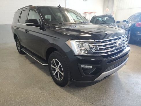 Used 2019 Ford Expedition XLT w/ Equipment Group 202A AWD/4WD image 6