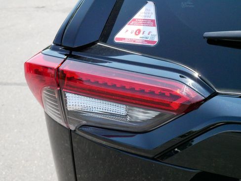 Certified 2025 Toyota RAV4 XLE AWD/4WD image 17