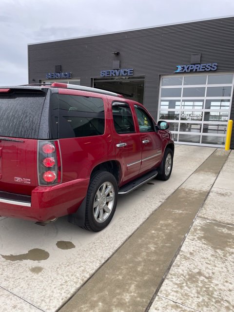 Used 2014 GMC Yukon Denali AWD/4WD image 3