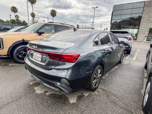 Used 2023 Kia Forte LXS w/ LXS Technology Package FWD image 11