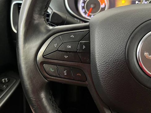 Used 2019 Jeep Cherokee Trailhawk AWD/4WD image 60