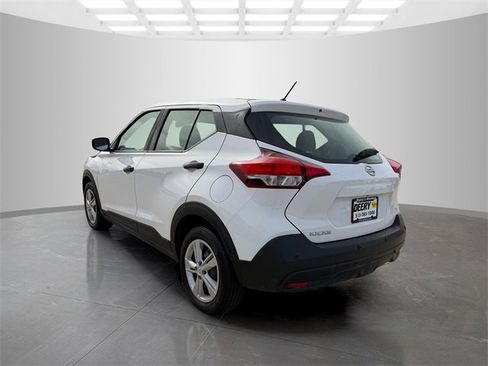 Used 2020 Nissan Kicks S image 7