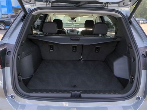 Used 2023 Chevrolet Equinox LT w/ Driver Convenience Package image 24