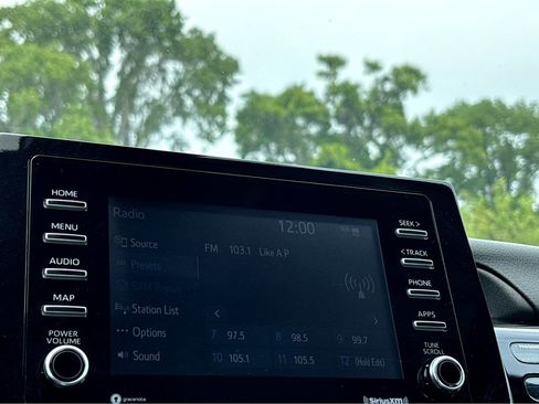Used 2024 Toyota Camry SE FWD image 5