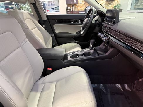 Used 2024 Honda Civic EX-L image 16