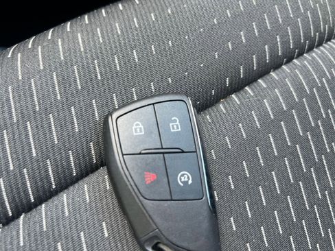 Used 2025 Chevrolet Equinox LT image 18