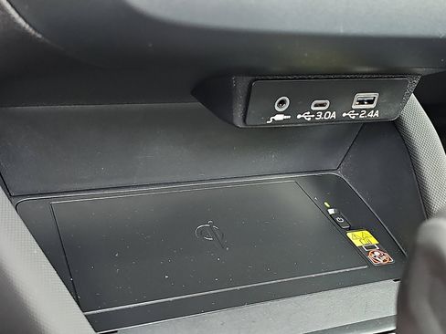 Certified 2025 Subaru Forester Limited image 25