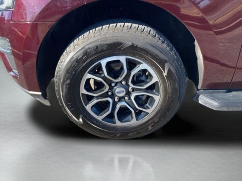 Used 2024 Ford Expedition Max XLT image 36