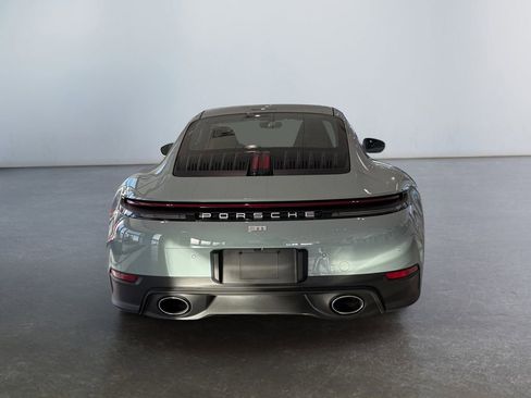 Used 2025 Porsche 911 Carrera image 4