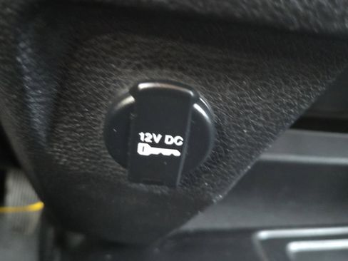 Used 2014 RAM 2500 Tradesman w/ Chrome Appearance Group image 26