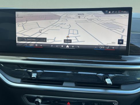 Used 2025 BMW X6 xDrive40i w/ Executive Package image 14