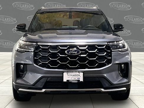 Certified 2025 Ford Explorer Platinum w/ Ultimate Package AWD/4WD image 2