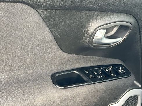 Certified 2021 Jeep Renegade Sport image 22