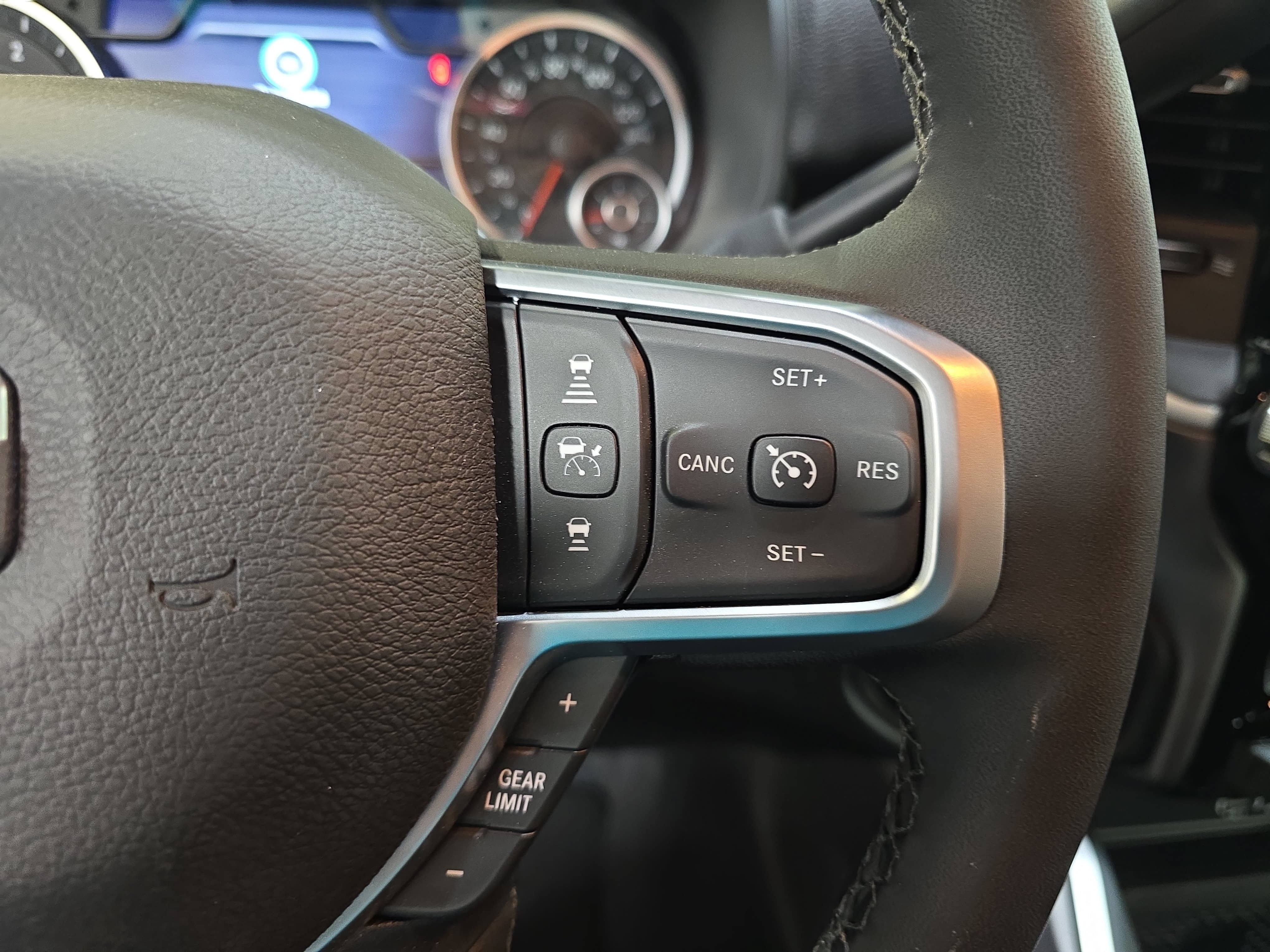 New 2026 RAM 3500 Big Horn AWD/4WD image 15