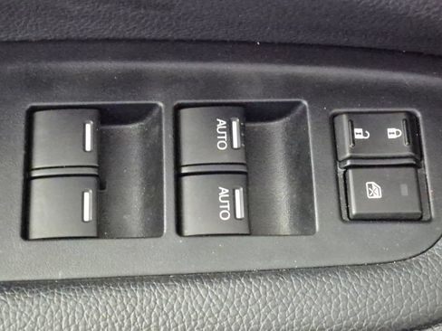 Used 2021 Honda Pilot Touring image 16