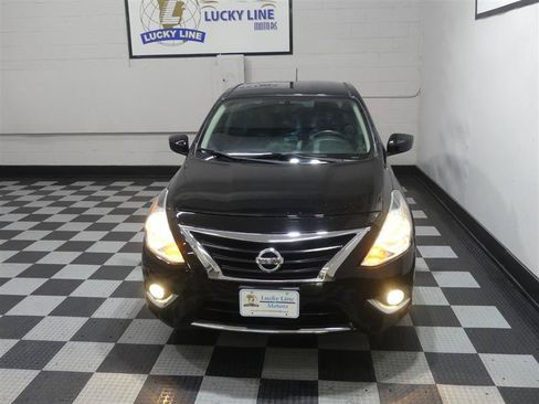 Used 2018 Nissan Versa SV w/ SV Special Edition Package FWD image 3