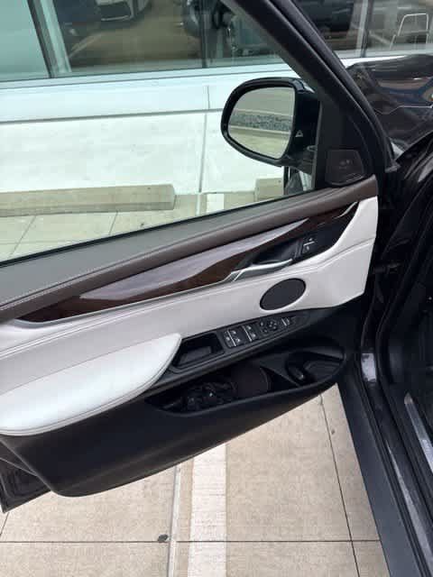 Used 2017 BMW X5 xDrive40e AWD/4WD image 13