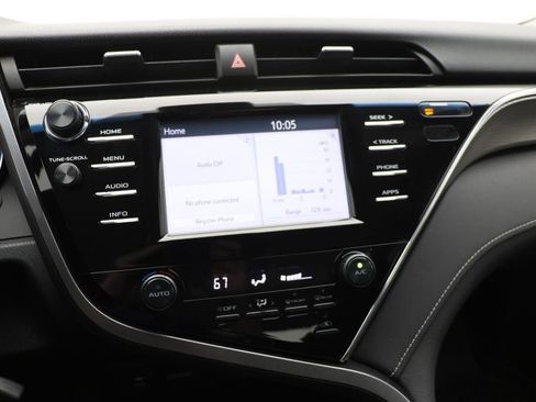 Used 2018 Toyota Camry LE image 21