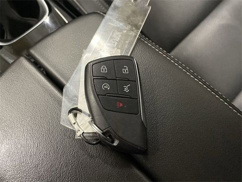 Used 2023 Buick Envision Essence image 31