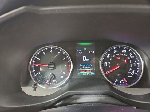 Used 2020 Toyota RAV4 LE image 15