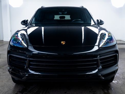 Used 2019 Porsche Cayenne Base image 2
